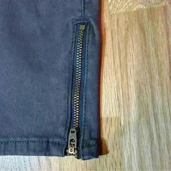 American Eagle Moto Jegging Jeans Gray Sateen Ankle Zips Stretch Women’s Size 0 - Picture 2 of 13